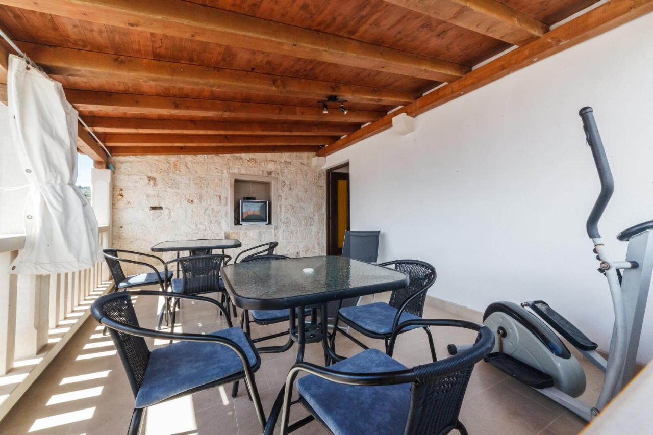 Apartments Fedrigo Sutivan Exterior photo